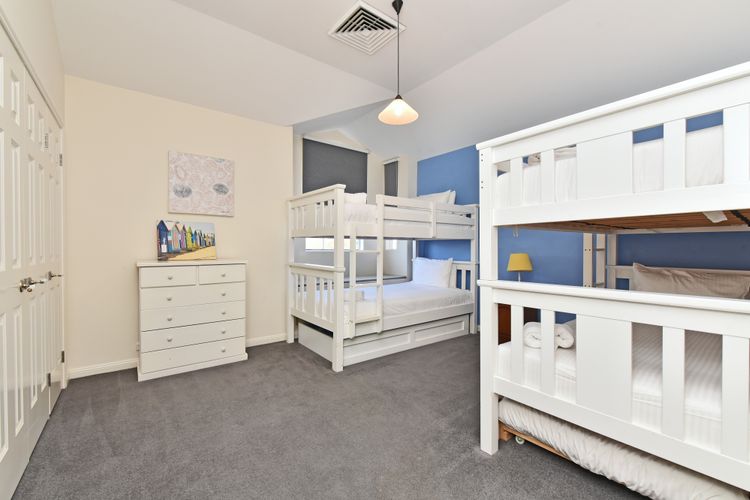 Beggars Bridge Vineyard Homestead w/ pool + wifi + tennis + vineyard