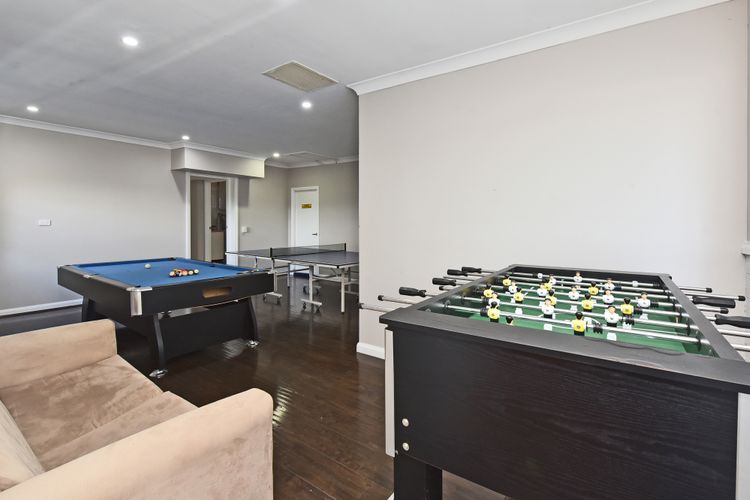 Beggars Bridge Vineyard Homestead w/ pool + wifi + tennis + vineyard