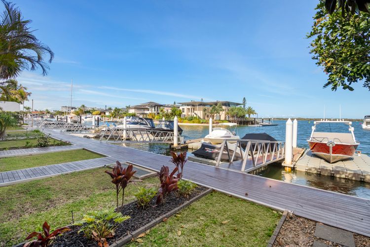 Waterfront Oasis in Runaway Bay
