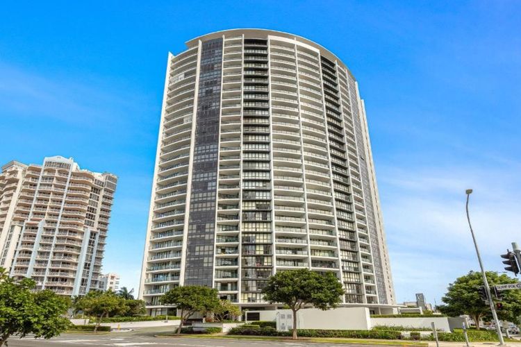 Wonderful 3 BR Apartment – Sierra Grand