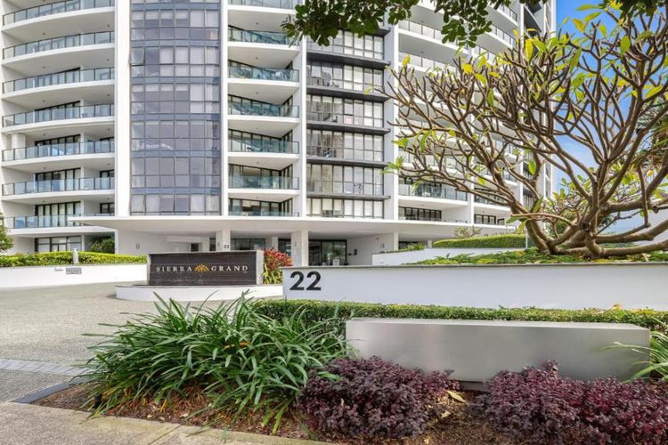 Wonderful 3 BR Apartment – Sierra Grand