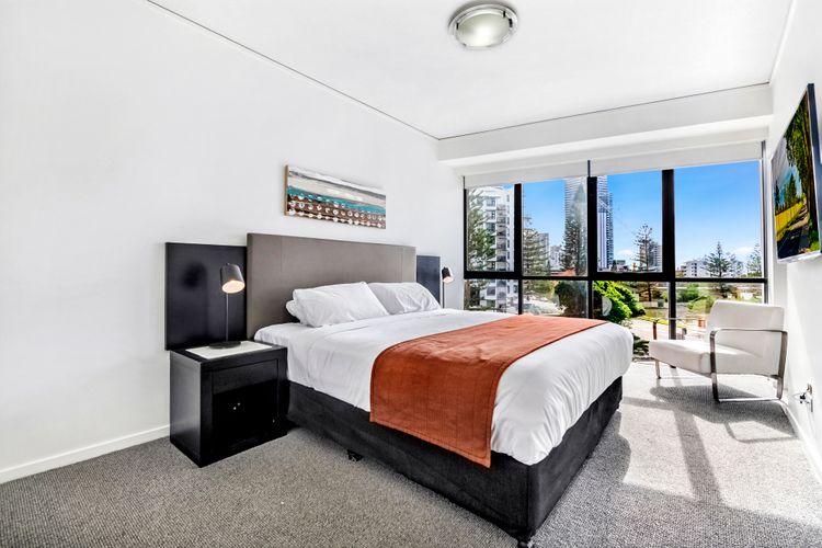 Wonderful 3 BR Apartment – Sierra Grand