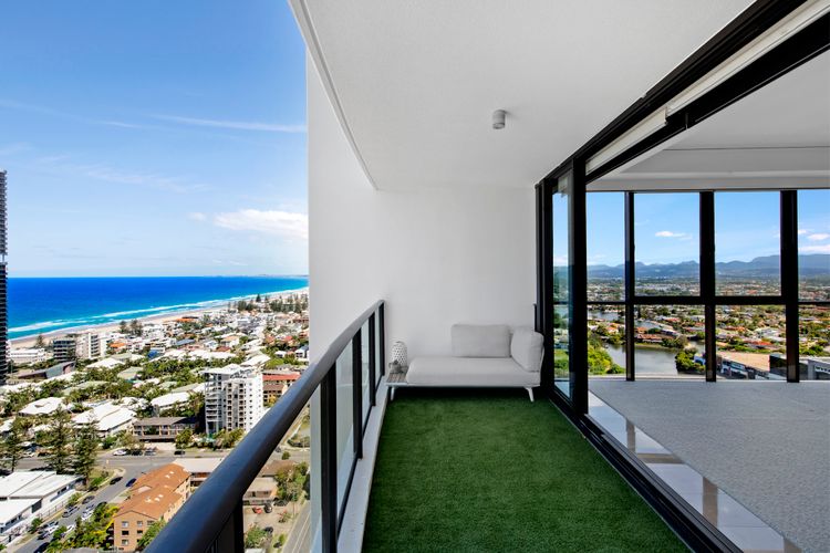 3BR Sub-Penthouse with Breathtaking Ocean Views