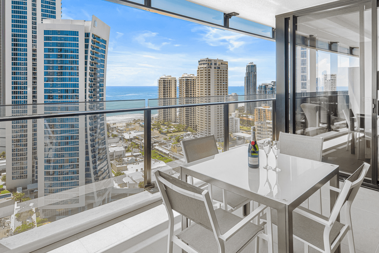 Circle on Cavill 25th Floor with Ocean Views