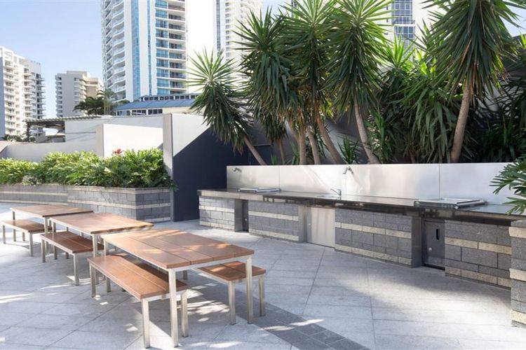 Circle on Cavill 25th Floor with Ocean Views