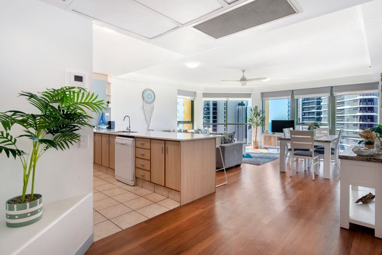 Spacious Family Apt – Waterslides & Ocean Views!