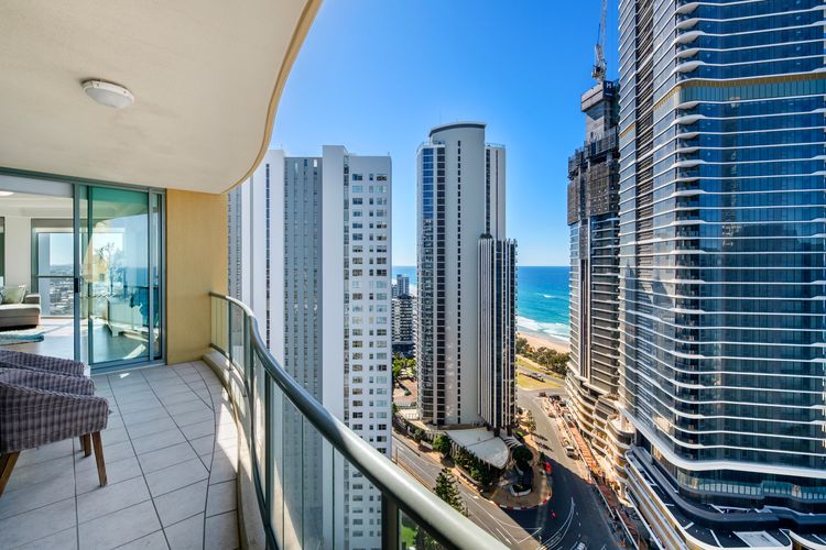 Spacious Family Apt – Waterslides & Ocean Views!