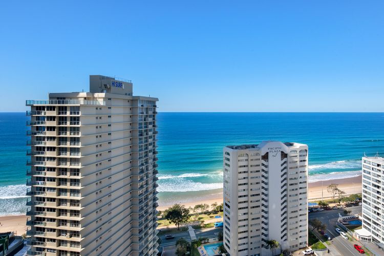 Spacious Family Apt – Waterslides & Ocean Views!