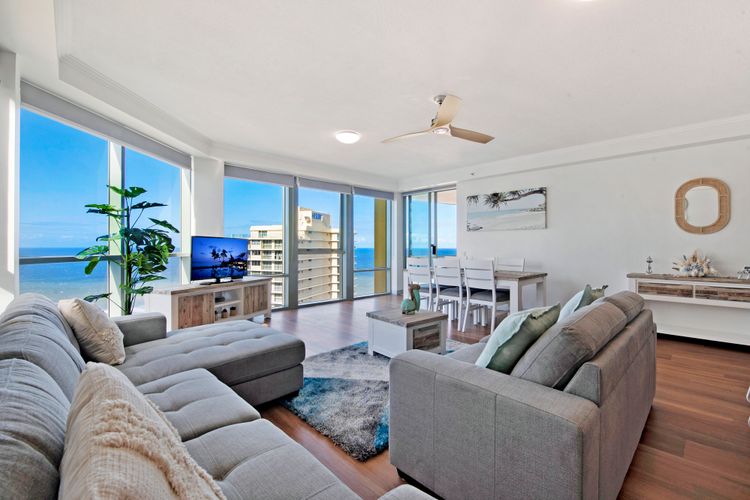 Spacious Family Apt – Waterslides & Ocean Views!