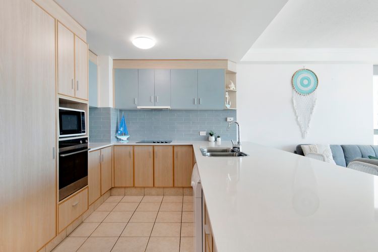 Spacious Family Apt – Waterslides & Ocean Views!