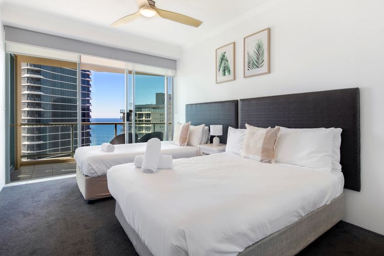 Spacious Family Apt – Waterslides & Ocean Views!