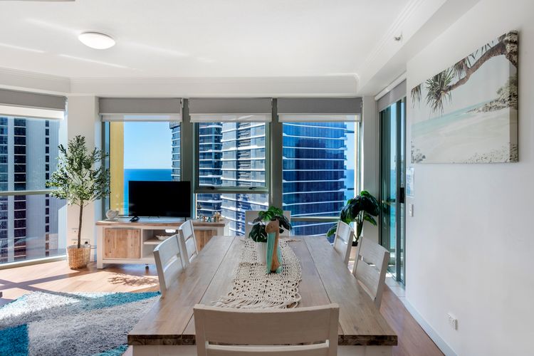 Spacious Family Apt – Waterslides & Ocean Views!