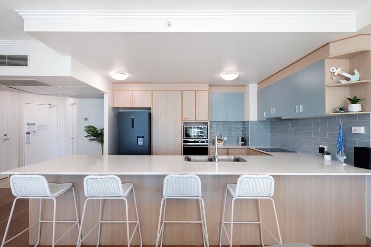 Spacious Family Apt – Waterslides & Ocean Views!