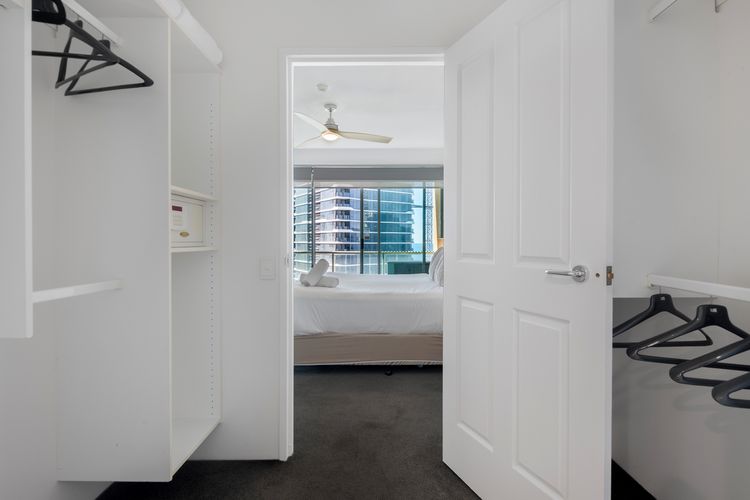 Spacious Family Apt – Waterslides & Ocean Views!
