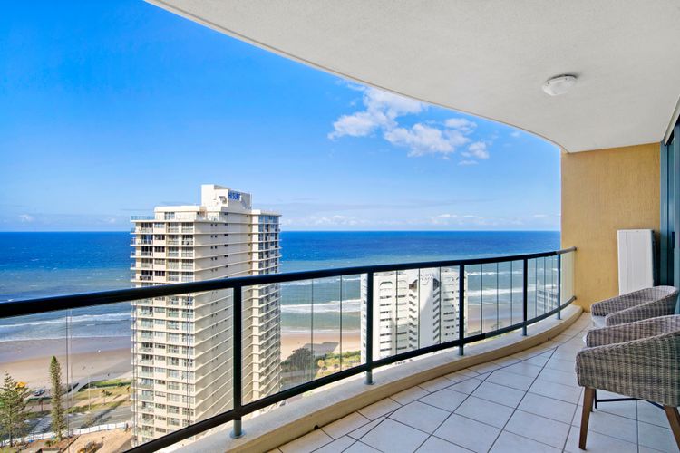 Spacious Family Apt – Waterslides & Ocean Views!