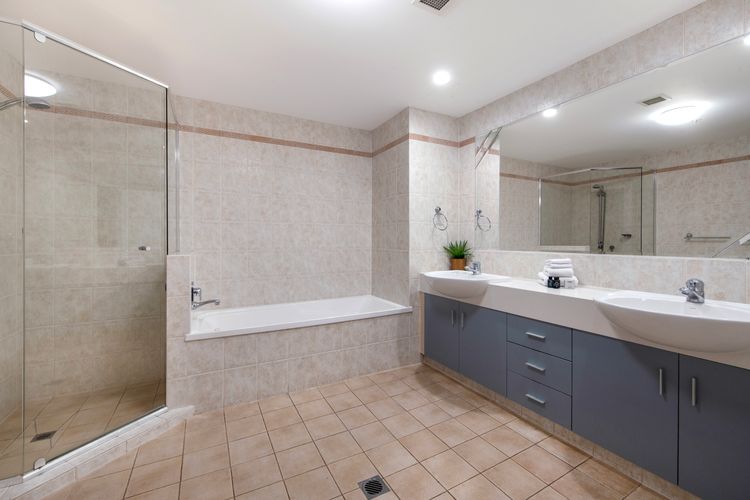 Spacious Family Apt – Waterslides & Ocean Views!
