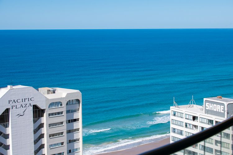 Spacious Family Apt – Waterslides & Ocean Views!