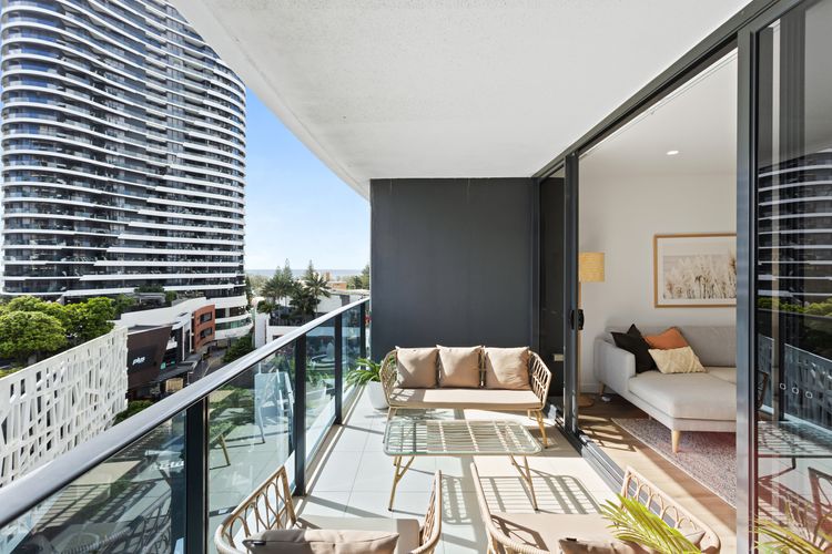 Stylish and Modern Oracle 2 Bedroom Apartment