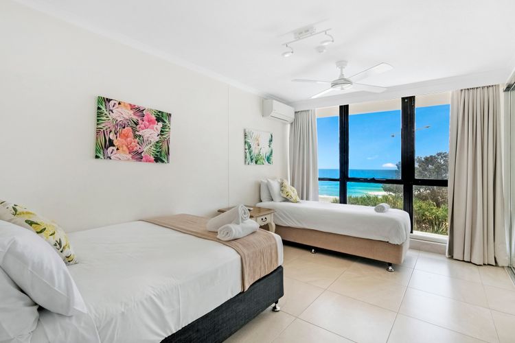 Beachfront Escape in Surfers Paradise