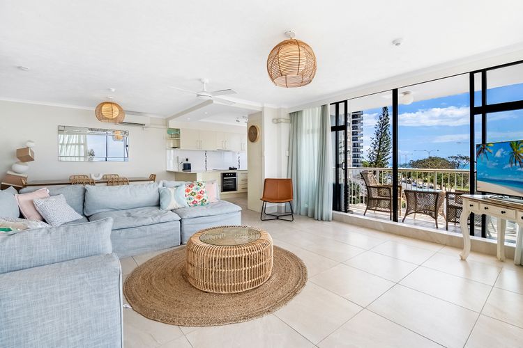 Beachfront Escape in Surfers Paradise