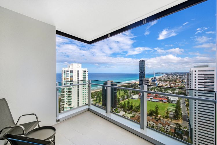 Signature Broadbeach Ocean Views Apartment