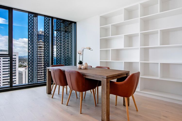 Signature Broadbeach Ocean Views Apartment