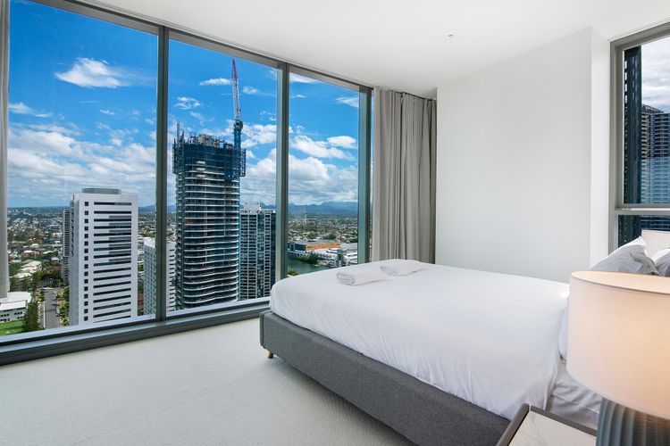 Signature Broadbeach Ocean Views Apartment