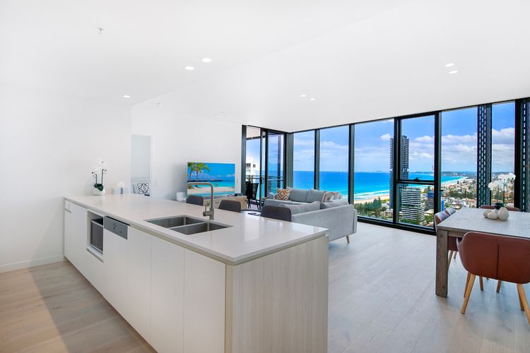 Signature Broadbeach Ocean Views Apartment