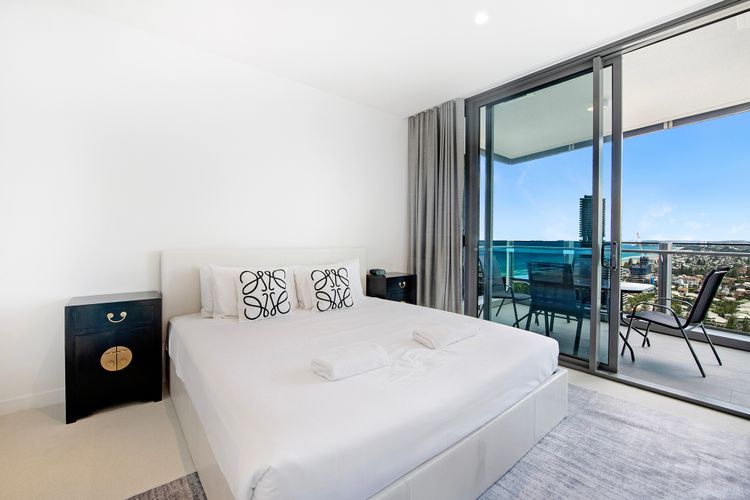 Signature Broadbeach Ocean Views Apartment