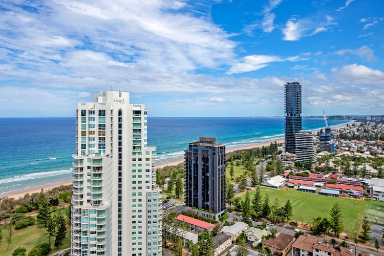 Signature Broadbeach Ocean Views Apartment