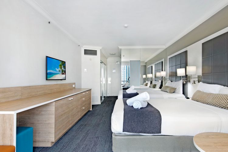 Deluxe Twin Studio in Surfers Paradise