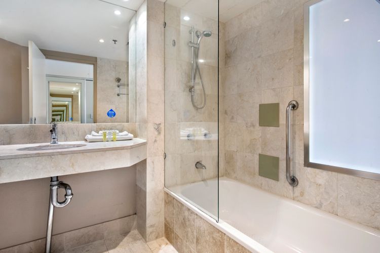 Deluxe Twin Studio in Surfers Paradise