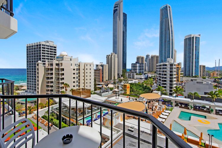 Deluxe Twin Studio in Surfers Paradise