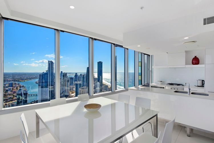 Stunning 2 Bedroom Ocean Views Apartment