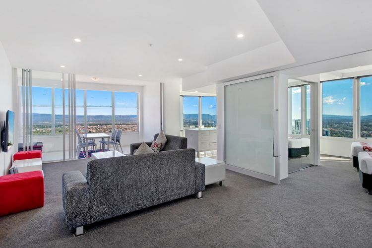 Stunning 2 Bedroom Ocean Views Apartment