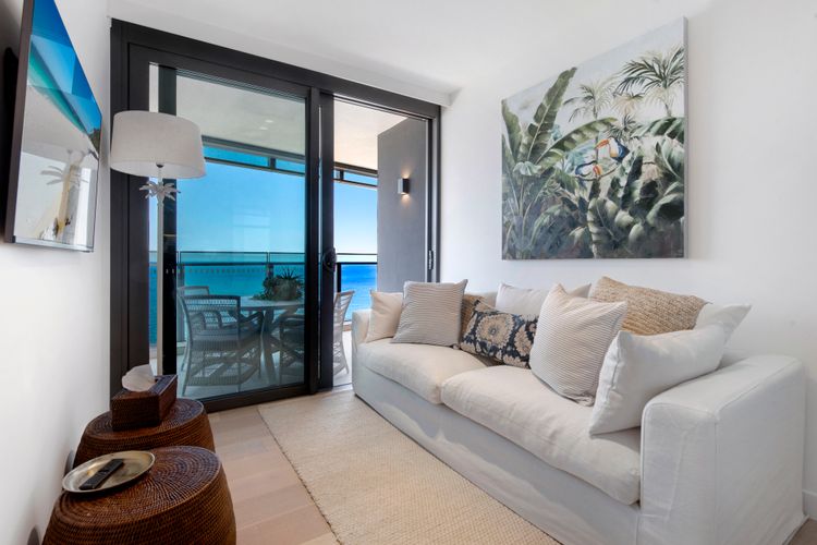 Jewel Stunning Ocean Views 2 Bed Apartment