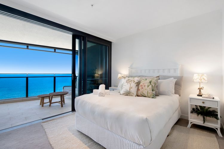 Jewel Stunning Ocean Views 2 Bed Apartment