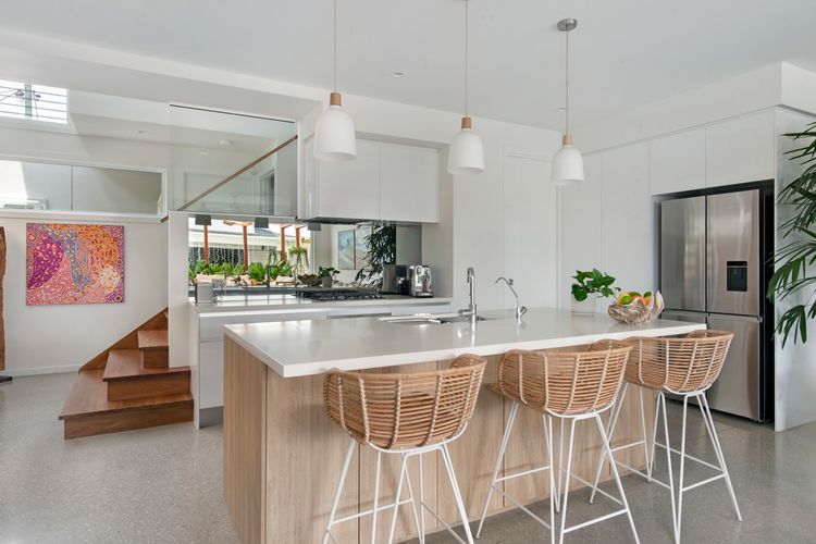 Luxury Tri-Level Duplex in Mermaid Beach