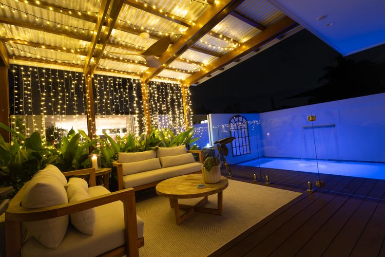 Luxury Tri-Level Duplex in Mermaid Beach