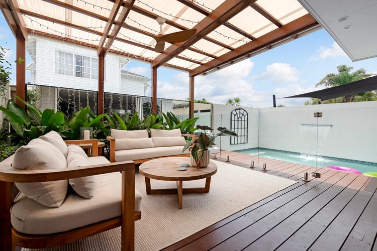 Luxury Tri-Level Duplex in Mermaid Beach