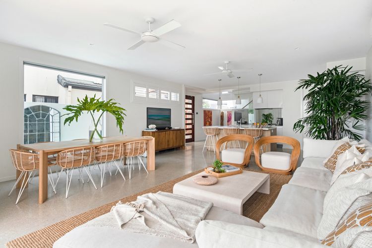 Luxury Tri-Level Duplex in Mermaid Beach