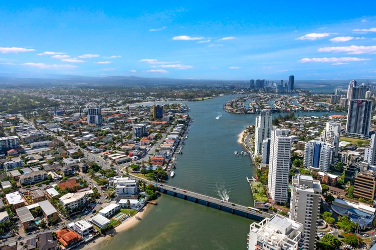 Circle On Cavill High Floor 1 Bedroom Apartment