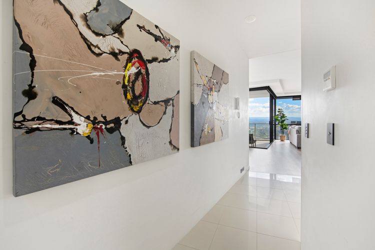 Circle On Cavill High Floor 1 Bedroom Apartment