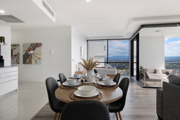 Circle On Cavill High Floor 1 Bedroom Apartment