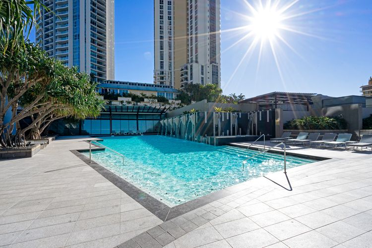 Circle On Cavill High Floor 1 Bedroom Apartment
