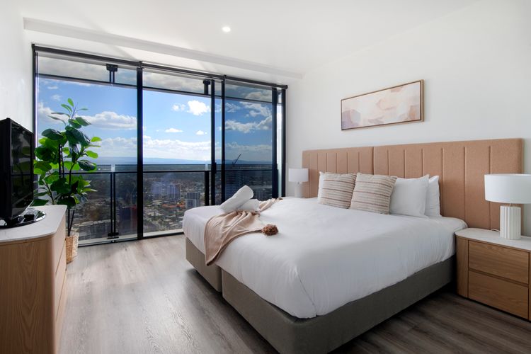 Circle On Cavill High Floor 1 Bedroom Apartment