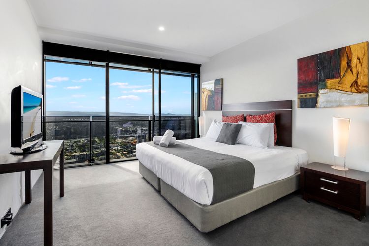 Circle On Cavill High Floor 1 Bedroom Apartment