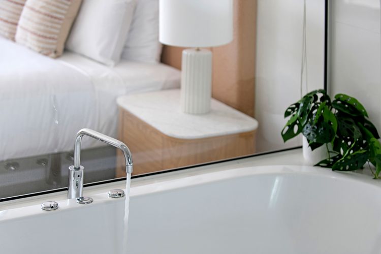 Circle On Cavill High Floor 1 Bedroom Apartment