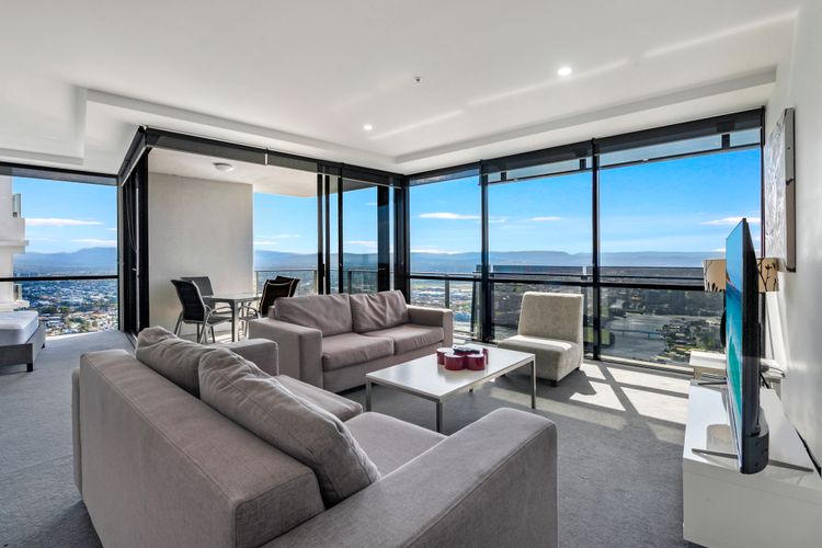 Circle On Cavill High Floor 1 Bedroom Apartment