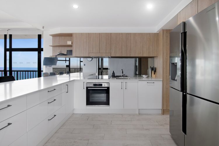 Imperial Surf Modern Beachfront Apartment